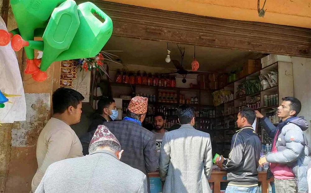 म्याद नाघेका बिउ र विषादी बेच्ने धादिङका दुई एग्रोभेट तथ कृषि सहकारी कारबाहीमा