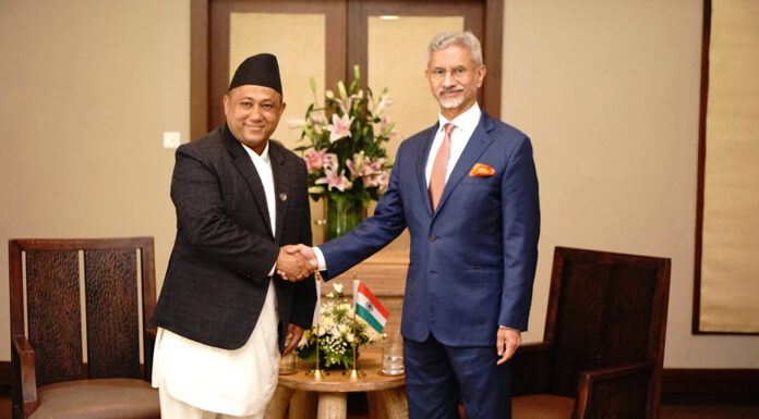 माैरिससमा नेपाल र भारतका परराष्ट्रमन्त्रीबिच भेटवार्ता